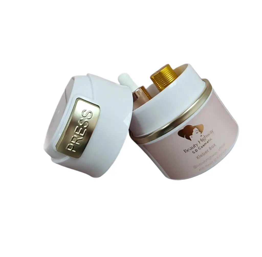 In dieser Box könnt ihr euren Kleber Primer und Bonder verstauen für mehr Ordnung. Zudem ist eine besserer Haltbarkeit und kein austrocknen des Klebers garantiert durch den Wakumverschluss. Dieses aktiviert Ihr durch drücken auf den Press Knopf.